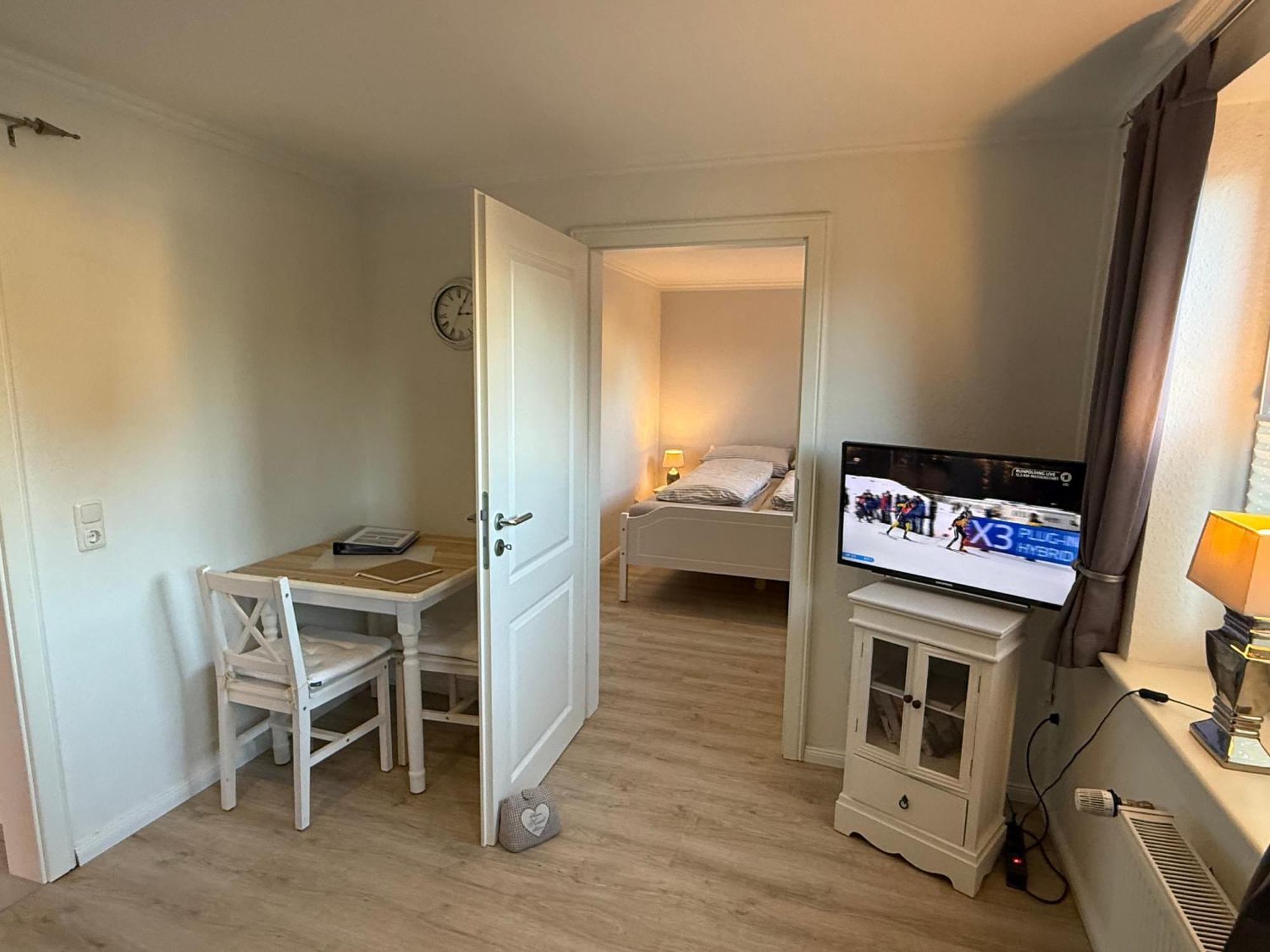 Ferienwohnung „Ole Karkenwech“ Husum-Roedemis Husum  Buitenkant foto