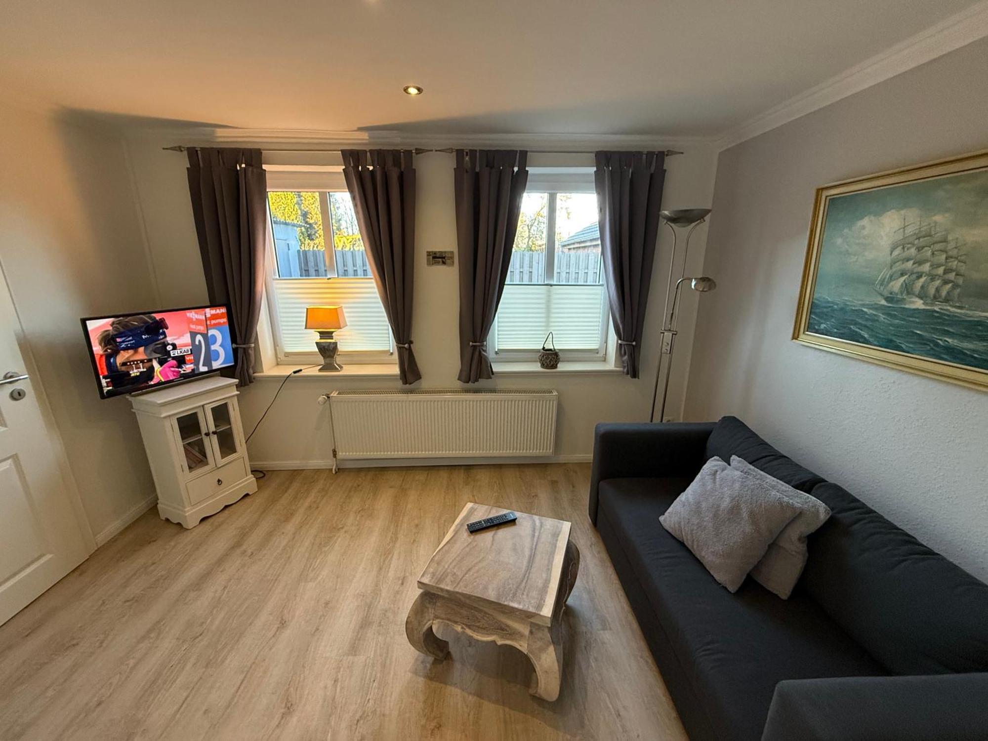 Ferienwohnung „Ole Karkenwech“ Husum-Roedemis Husum  Buitenkant foto